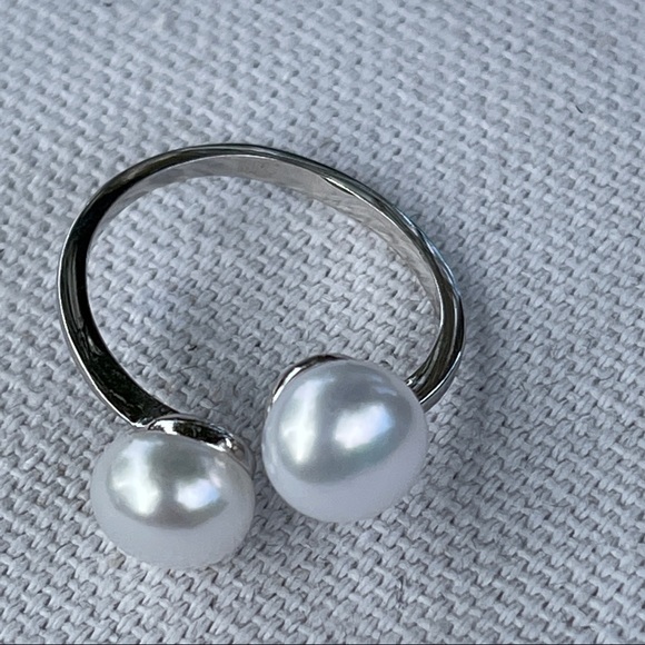 NEW 925S Genuine White Freshwater Pearl Necklace Ring And Earrings - Picture 8 of 9